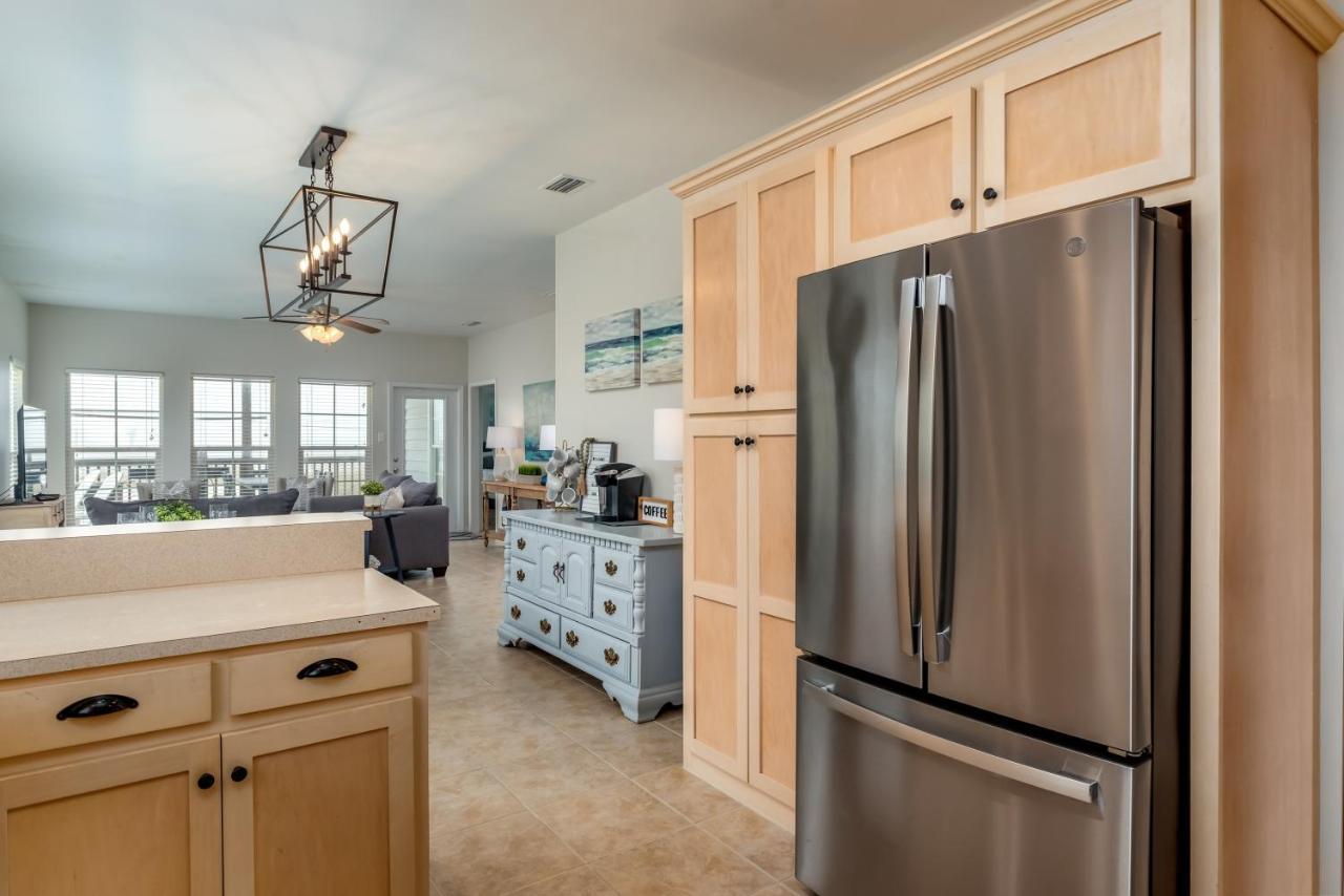 Island Sun - First Row Beach House! Fun And Games Galore - Including A Private Volleyball Pit! Home Dauphin Island Exterior foto