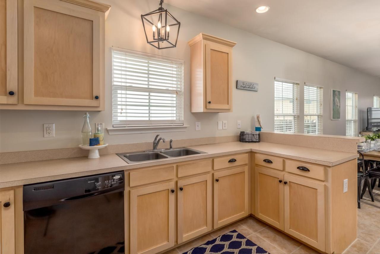 Island Sun - First Row Beach House! Fun And Games Galore - Including A Private Volleyball Pit! Home Dauphin Island Exterior foto